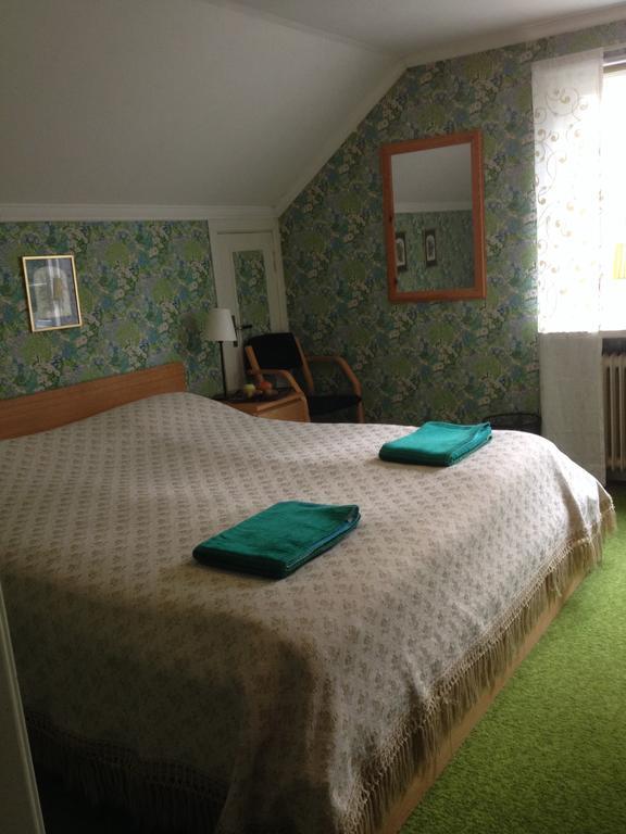 Bed and Breakfast Marielund Gard Skara Habitación foto