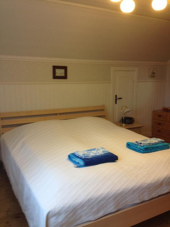 Bed and Breakfast Marielund Gard Skara Habitación foto